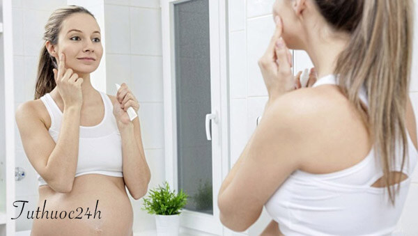 Mang thai có nên dùng sữa rửa mặt để vệ sinh da hằng ngày không?