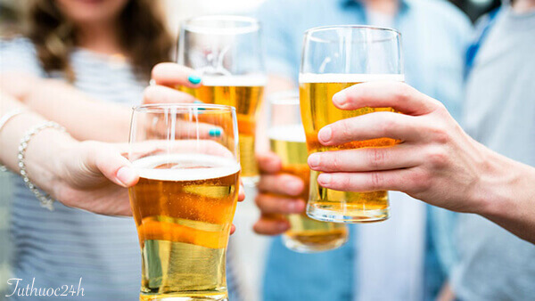 Mẹo uống bia không say cực hiệu quả chiến đấu cho mọi bửa tiệc