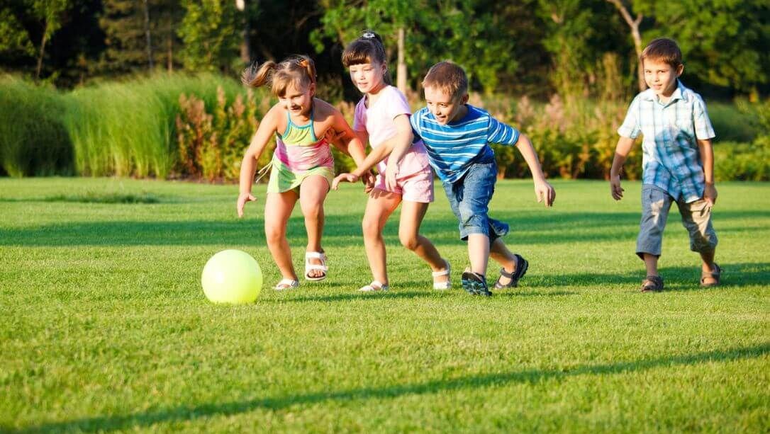 Trò chơi bổ ích cho trẻ tăng động giúp cả nhà gần gũi, bé thông minh hơn