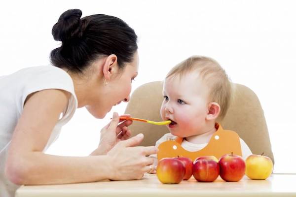 trẻ trên 6 tháng tuổi đã được ăn sữa chua