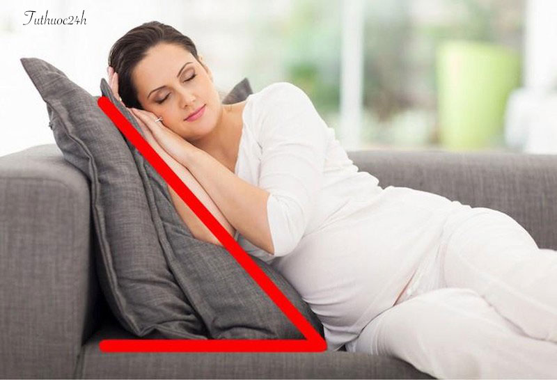 cách nằm ngủ khi mang thai