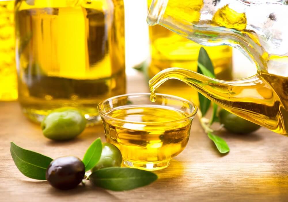 Dầu oliu ngoài tác dụng làm đẹp đối với chị em phụ nữ, dầu oliu còn có tác dụng chữa được bệnh sỏi thận