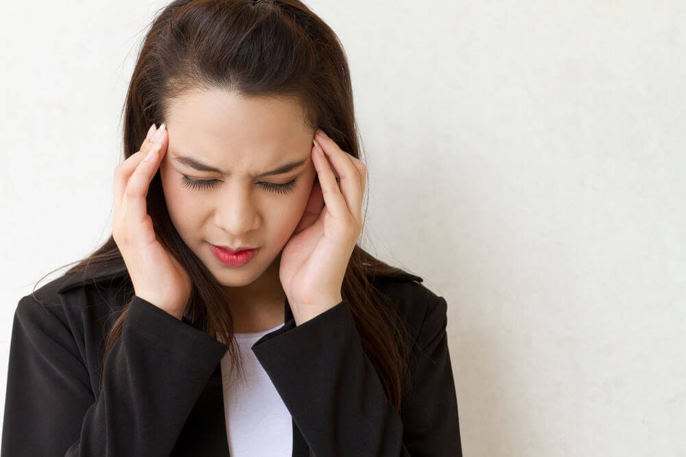 Viêm đại tràng có thể gây nên tìnht rạng đau đầu, mệt mỏi, suy sụp tinh thần