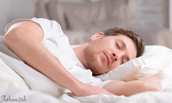Ngủ luôn là cách đơn giản nhất để chữa say