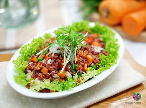 salad cơm gạo lứt
