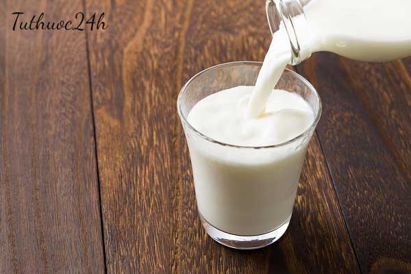 Không nên uống nhiều sữa khi bị viêm xoang trán