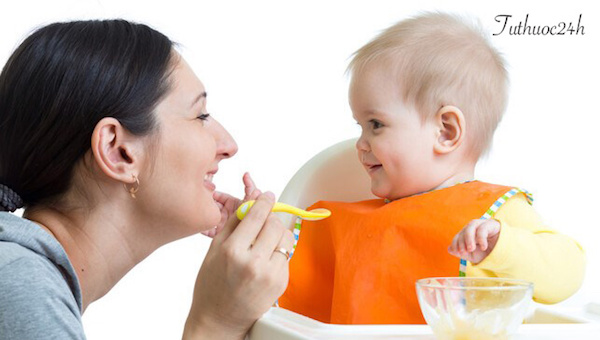 Trẻ bị tay chân miệng nên ăn gì cho mau chóng khỏe lại