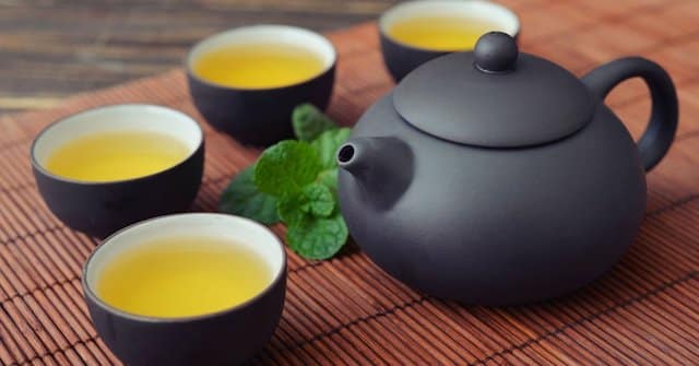 Trong quá trinh điều trị bệnh viêm đại tràng, người bệnh có thể dùng các loại trà có mùi hương dễ chịu và thư giãn đển cải thiện sức khoẻ